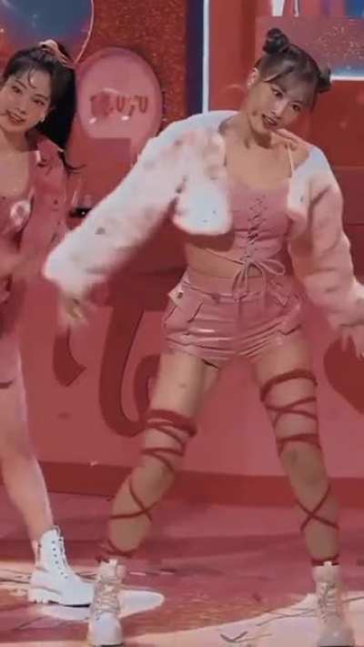 Momo 👀