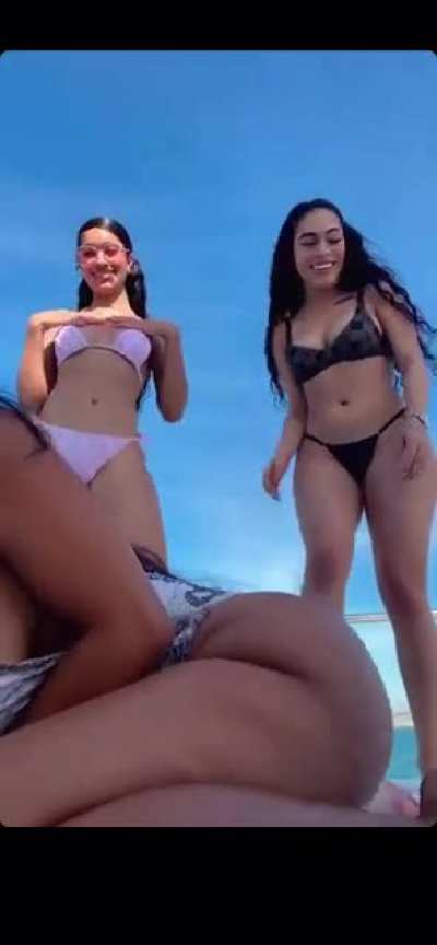 Ayeee