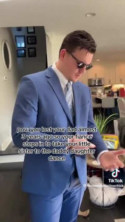 Her fianc&eacute; steps in to take her little sister to the daddy daughter dance