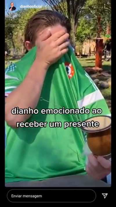Óia que fofo ele
