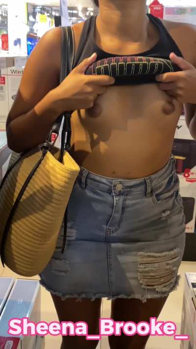 Happy titty Tuesday 🍒 flash at store aisle 