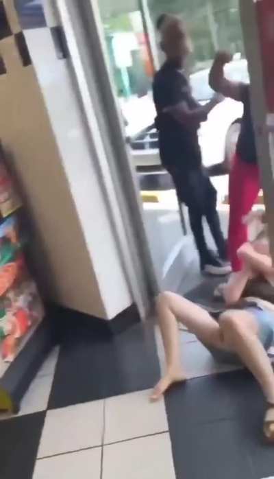 Girl Fight - Woman Draws Blood From Opponent’s Face w/ Baby Jumping In Fight 2v1 Fight [BLOOD WARNING] (NSFW)