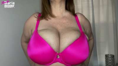 Now THAT bra is doing work for Maria!!