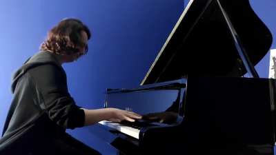 Hey y'all! This sub has reached 250k followers ✨🎉🥳🎹✨ for this occasion I've made my first mashup - Hungarian Liebesballade-Impromptturno f&uuml;r Elise Moonlune-Watertorrent von La Campanella 🎶 I hope you'll have a great day!