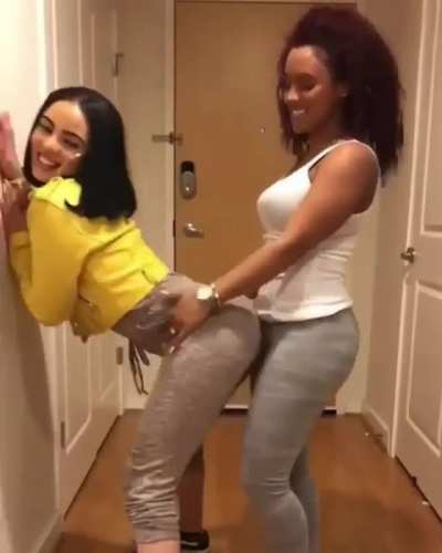 Cant resist that ass