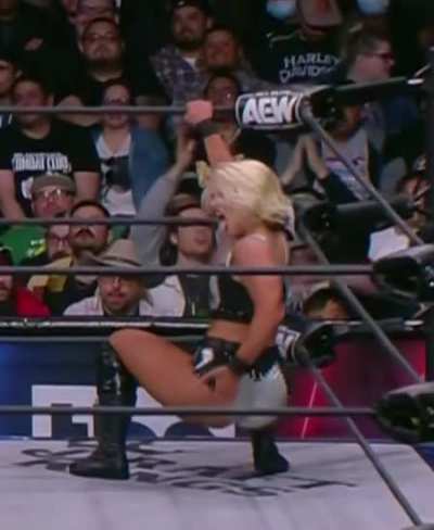 Toni Storm