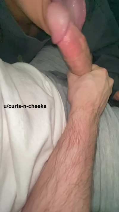 blew my first big white cock after class yesterday 💁🏽&zwj;♀️