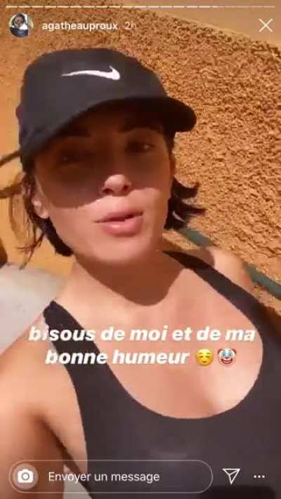 Bonne journ&eacute;e ! Mmh ses gros seins 😏