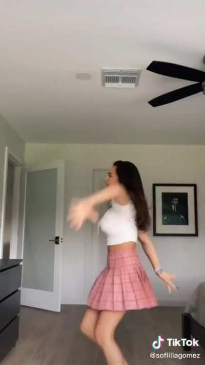 Sofia Gomez can't dance, but she can get it.