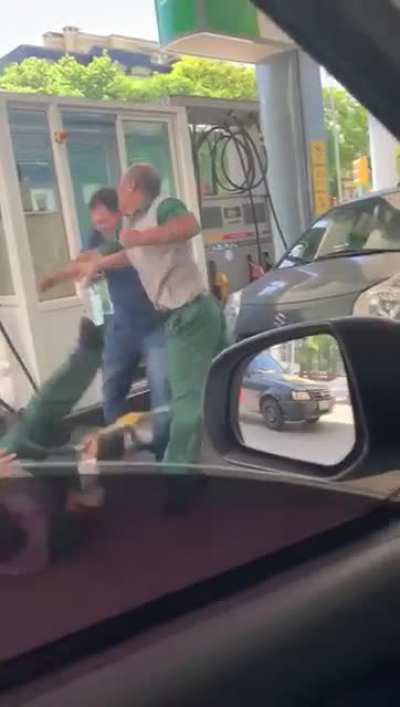 Tão oferecendo desconto nos postos Petrobrás, só que tem.que brigar um pouco pra conseguir