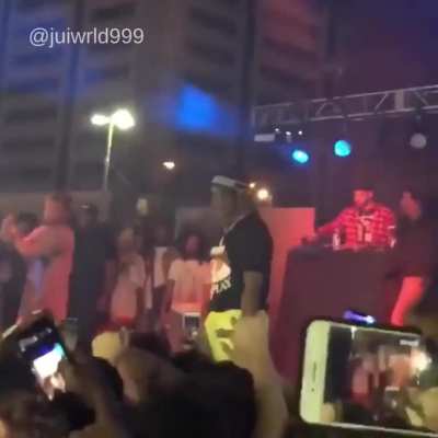 Juice and Ski performing "Jocelyn Flores" in tribute of XXX 💔