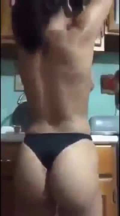 Adolecente hermosamente calenturienta 👌