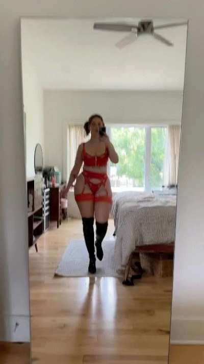 I'm dangerous in this red set 😈