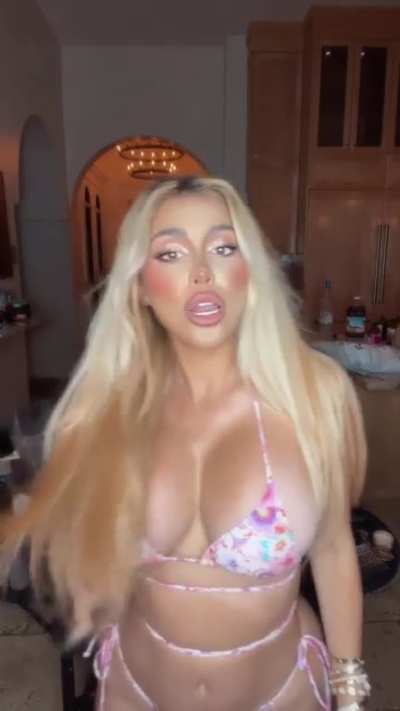 More sexy fap content (slowed &amp; enhanced)