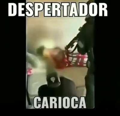 Que bom que os policias s&atilde;o bonzinhos e acordaram o garoto, precisamos de mais anjos como esses na terra 😇