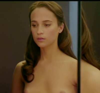 Alicia Vikander