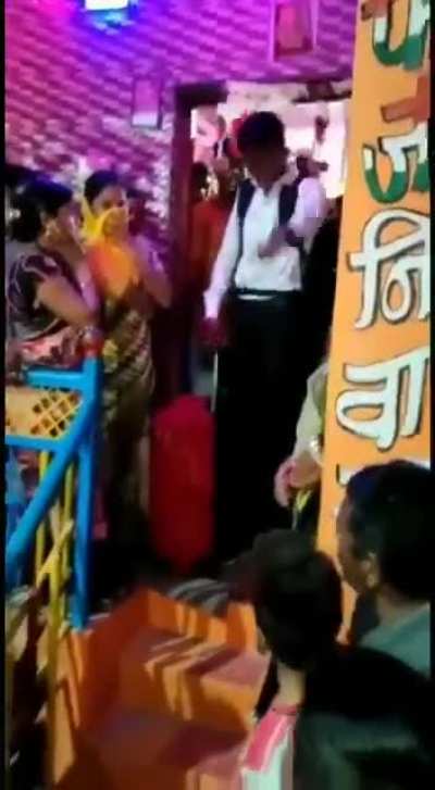 20-year-old Yash Deshmukh(Army Jawan) leaves Home to serve his Country.🇮🇳🇮🇳🇮🇳 Martyred on 26/11/2020- Kashmir. 😖