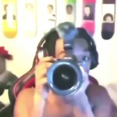 He got yo ass 📸