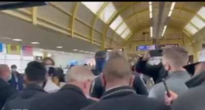Language Alert 🚨 Lindsey Graham gets confronted at the airport in DC. &ldquo;All America wants is for you to AUDIT OUR VOTE and purge this election of this massive corruption...and you won&rsquo;t do it. We&rsquo;re not letting this slide so expect more of this.&rdquo;
