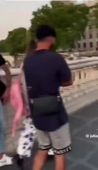 Brazilian putting pickpocket to run in Paris