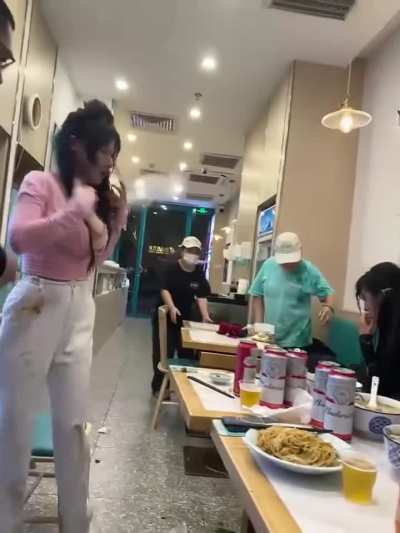 crazy fight between two ladies