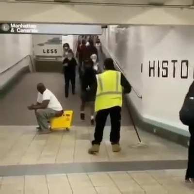 Tu Cagou No Ch&atilde;o Pedro?