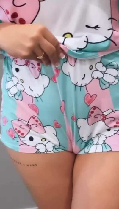 Lets Play, the name of the game is Hello Kitty Doll 😻