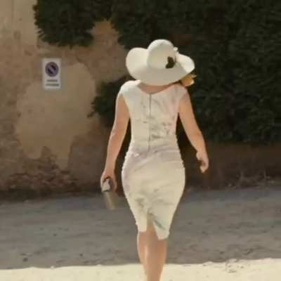 Sarah Snook&rsquo;s fat ass is so hypnotising, I&rsquo;m in love 😍