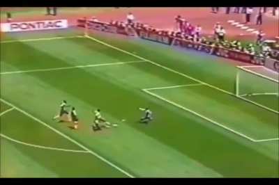 Ensina, Romário