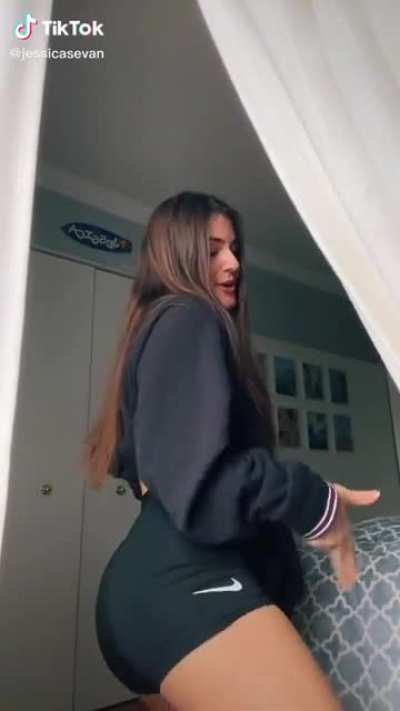 Jessicasevan in gym clothes 😍