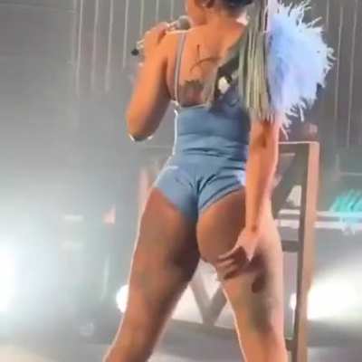 That ass so fat