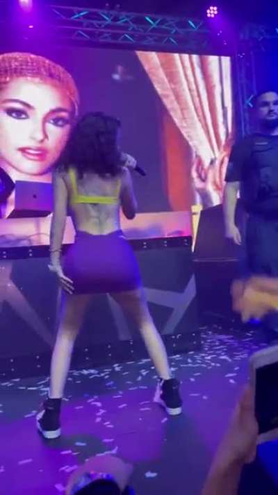 Malu Trevejo Booty Jiggle