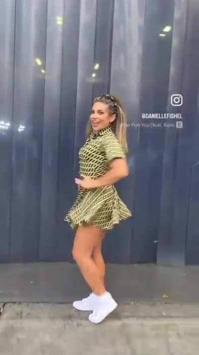 &ldquo;Boy Meets World&rdquo; alum Danielle Fishel had a very Topanga-inspired look on last night&rsquo;s episode of &ldquo;Dancing with the Stars&rdquo;.