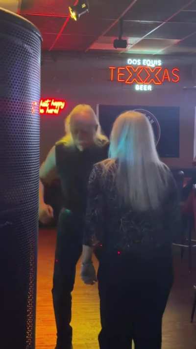 Parmer Lane Tavern passes the vibe check