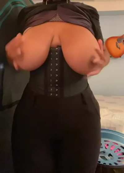 Ever fucked a thick girl like me?
