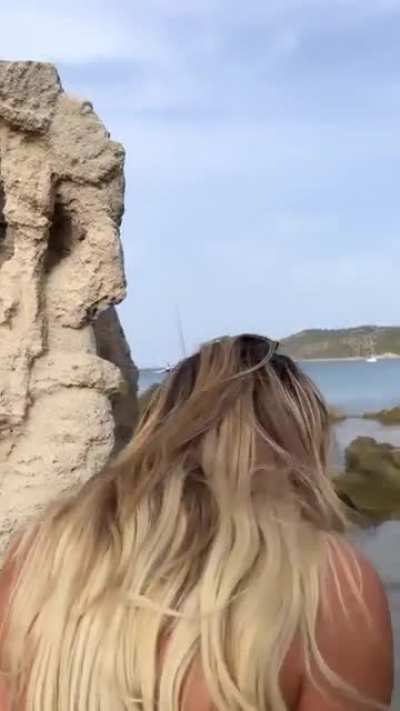 Walking on slippery rocks, WCGW?