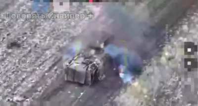 A BTR-82AT filled with infantry was completely annihilated as the 59th Motorised Brigade repelled a Russian mechanised attack. One of the soldiers can be seen tangled in an anti-tank net. (Published on 31, December 2024)