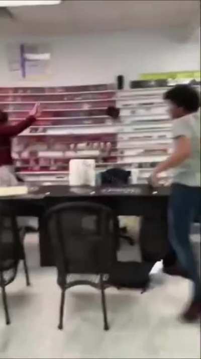 Boyfriend destroys nail salon after not getting a refund for his pedicure.