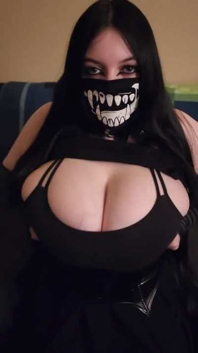tiddy dropping and jiggling for you 🖤