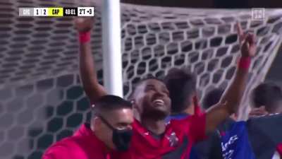 Muralha sendo Muralha. Não é possível. Esse cara falha todo jogo