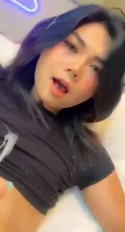 Cum Messy beauty queen 👸🏻🍆💦