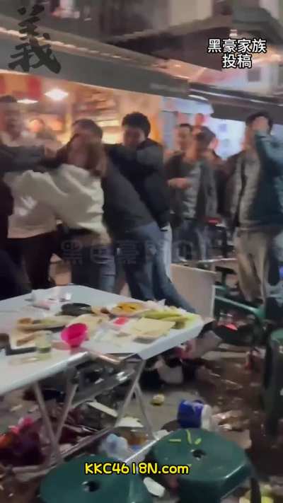 Unexpected encounter with enemies in a restaurant