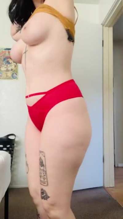 More waist-to-hip ratio proof that I don&rsquo;t photoshop! &hearts;️