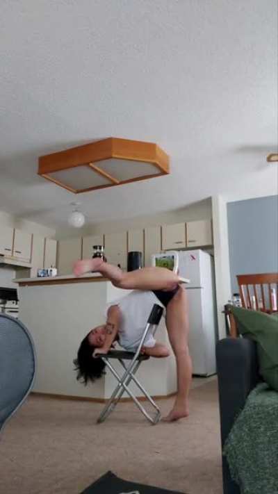 Got stoned & decided to give chair dancing a try