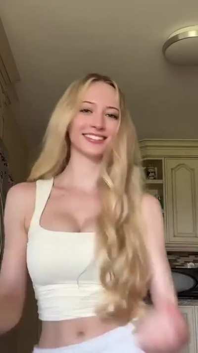Sophia insta dance