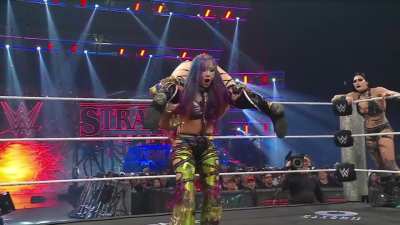 Asuka &amp;amp; Kairi try to defend their Tag Team Championship! (RAW - 1/5/26)