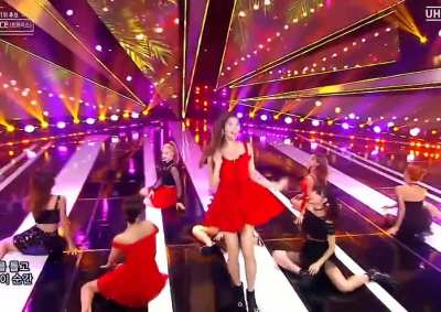 Bouncy Sana