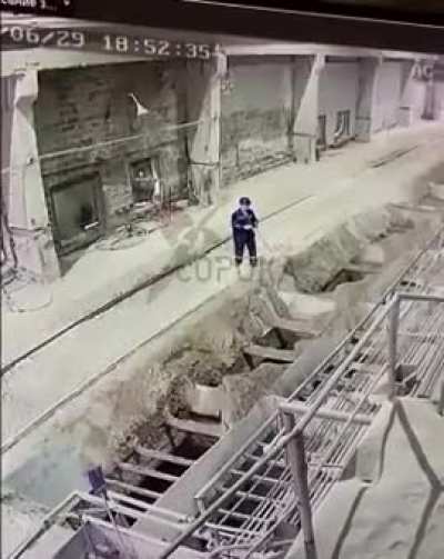 Seizure + Crushing Machine