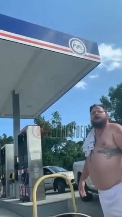 Road-Raging Hillbilly Flips Out On Guy With AR-15