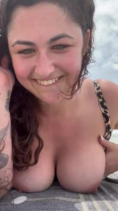I&rsquo;m the perfect girl to take to the beach